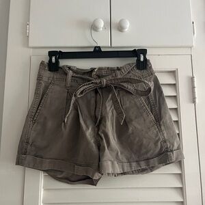 American Eagle Outfitters Tan Cargo Shorts Relaxed Fit